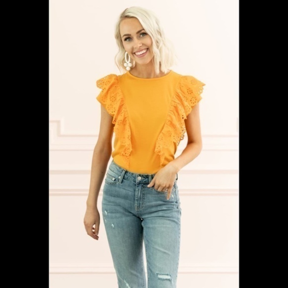 NWT Rachael Parcell Eyelet Ruffle Tee